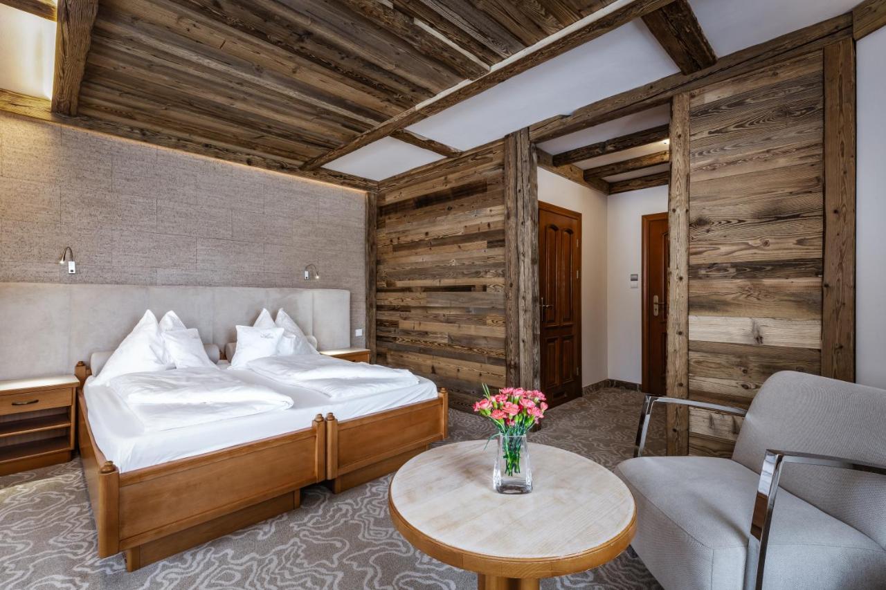 Alpejski Boutique Hotel カルパッチ エクステリア 写真