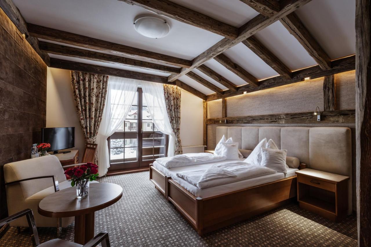 Alpejski Boutique Hotel カルパッチ エクステリア 写真