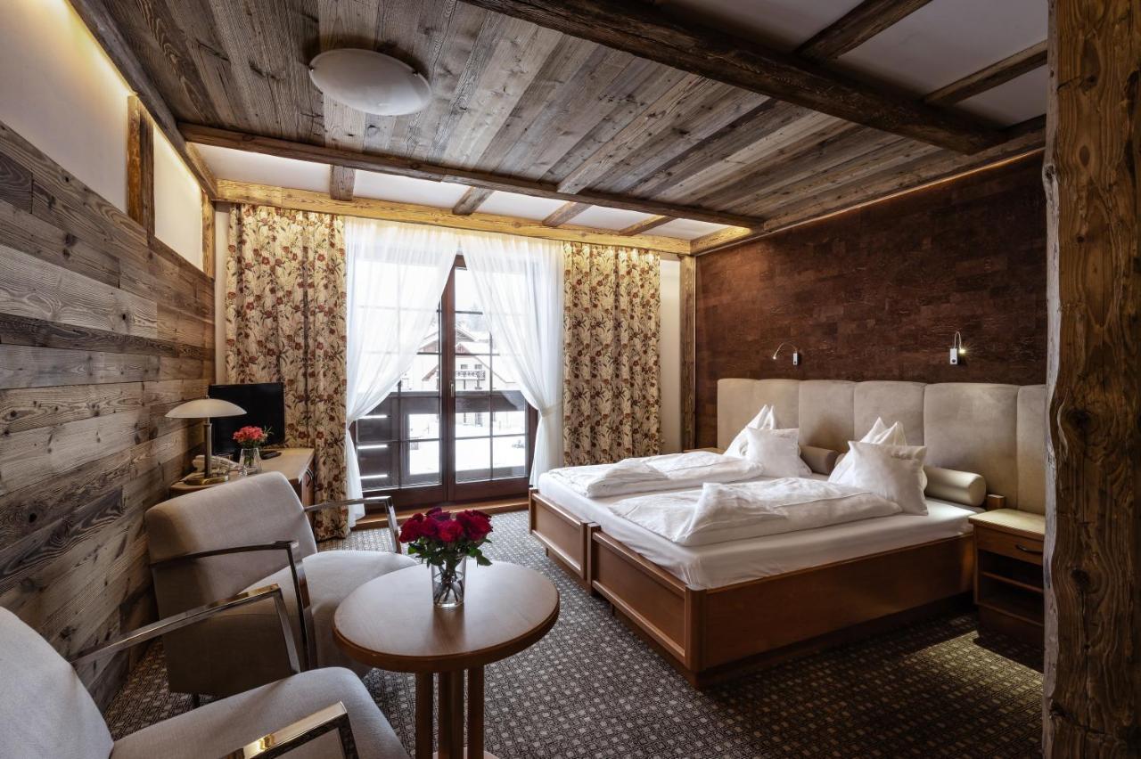 Alpejski Boutique Hotel カルパッチ エクステリア 写真