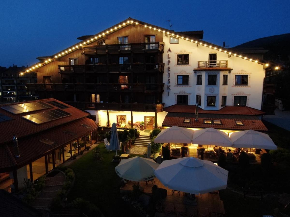 Alpejski Boutique Hotel カルパッチ エクステリア 写真