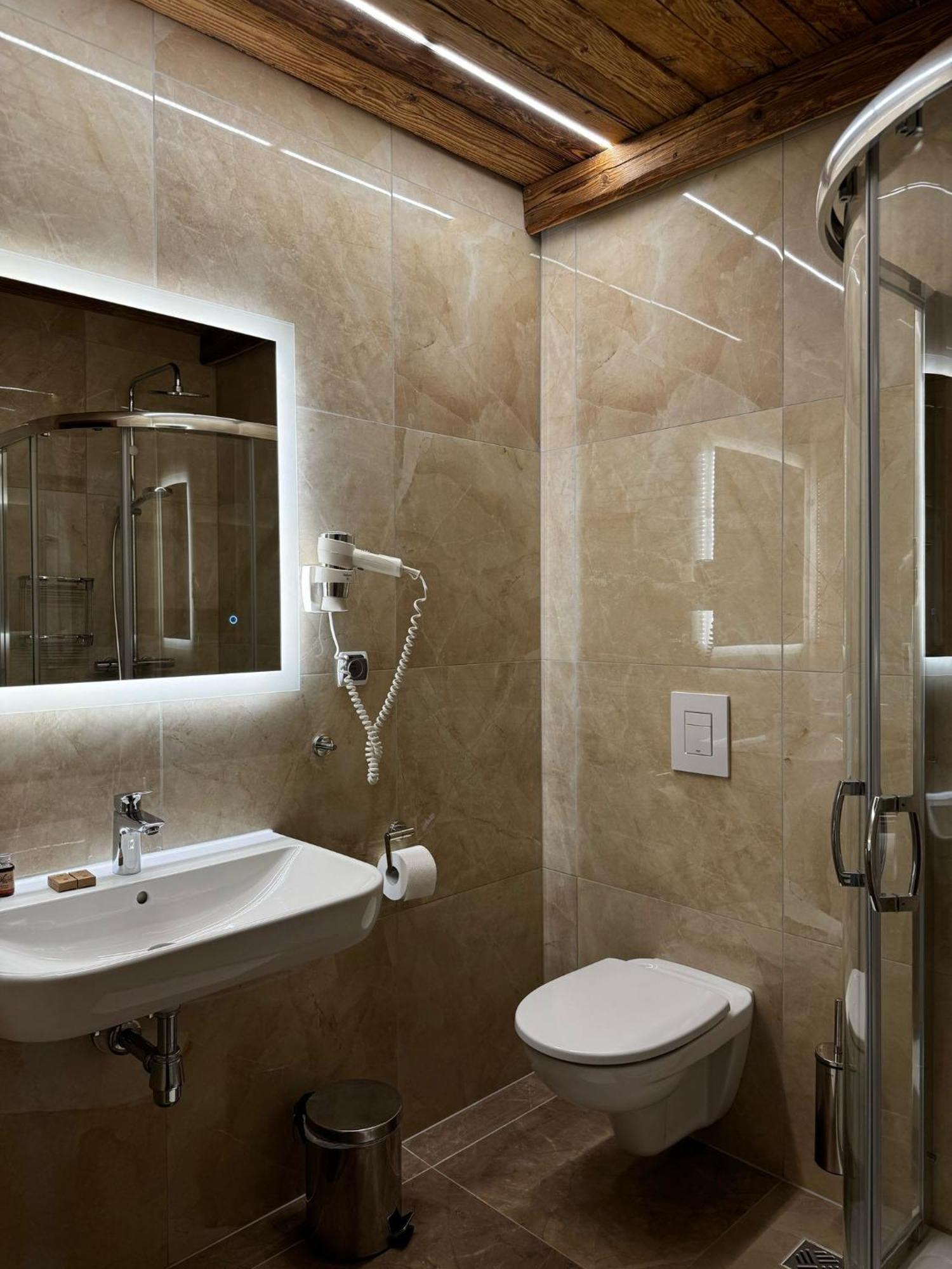 Alpejski Boutique Hotel カルパッチ エクステリア 写真