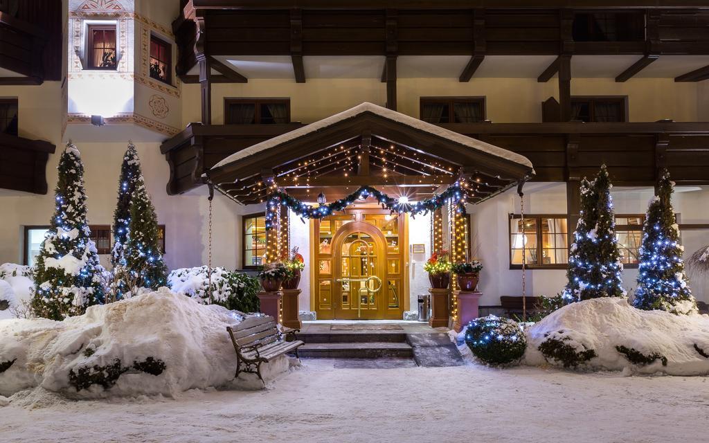 Alpejski Boutique Hotel カルパッチ エクステリア 写真